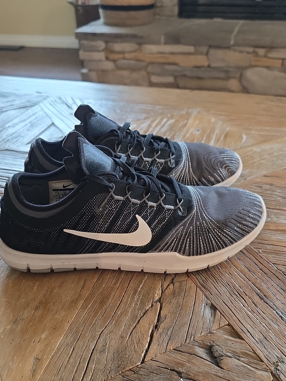 NIKE Flex Adapt TR trainjng running sneakers 7.5